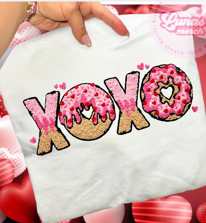 valentines wafer XOXO knit print design shirt
